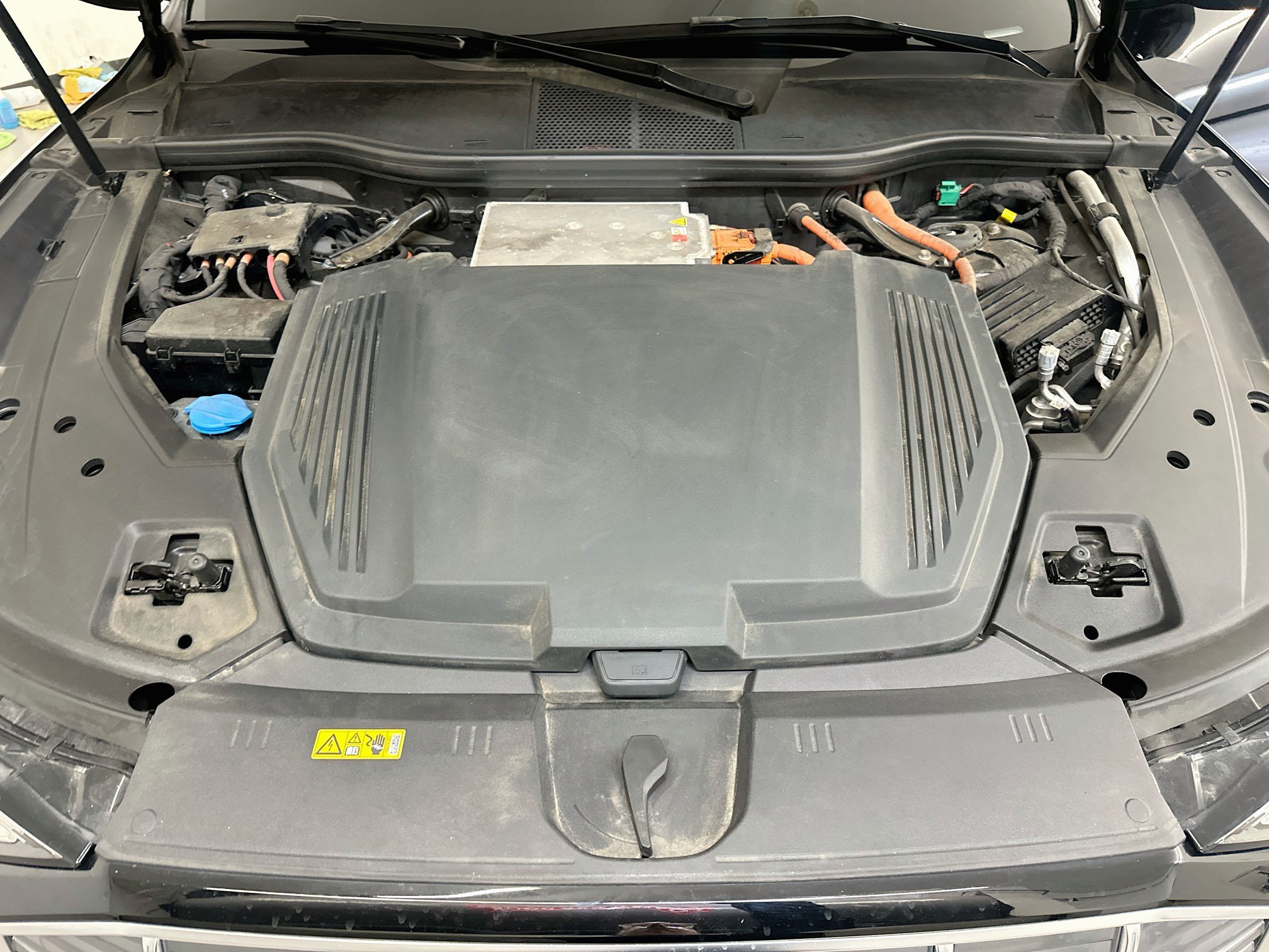 Used 2022 Audi e-tron Premium Plus AWD/4WD image 36
