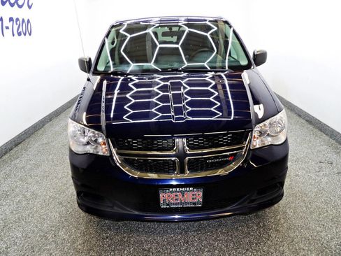 Used 2016 Dodge Grand Caravan SE w/ Quick Order Package 29E SE image 2