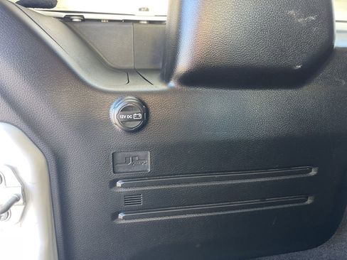 Used 2025 Jeep Wrangler Unlimited Rubicon image 29