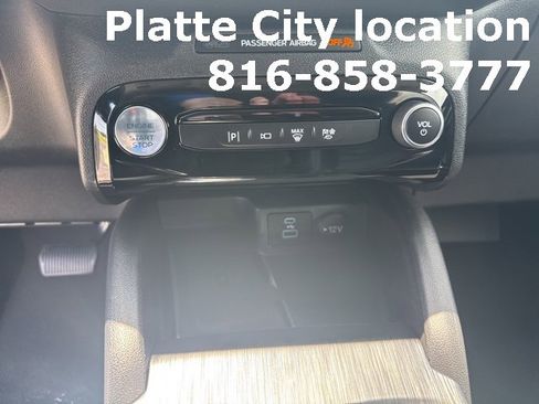 Used 2023 Ford Escape Platinum image 15