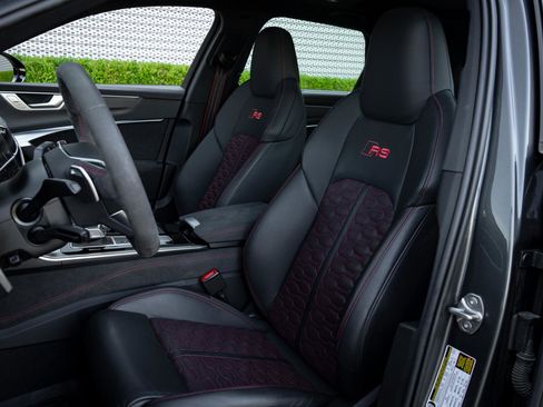 Certified 2024 Audi RS 6 performance AWD/4WD image 30