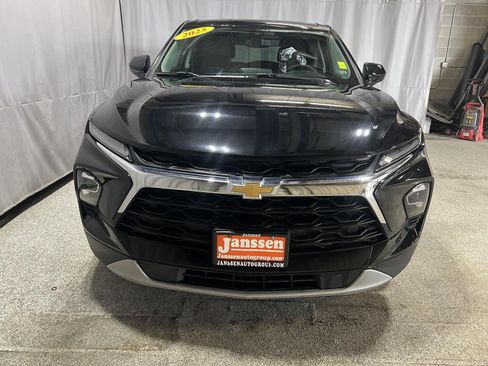 Used 2025 Chevrolet Blazer LT AWD/4WD image 3