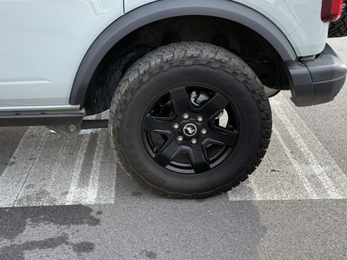 Used 2024 Ford Bronco Black Diamond image 10