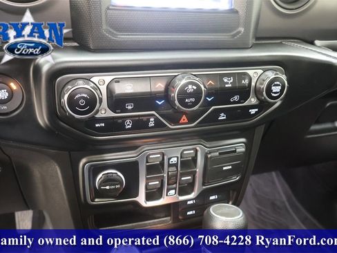 Used 2023 Jeep Gladiator Willys image 20