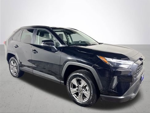 Used 2024 Toyota RAV4 XLE w/ Weather Package image 4