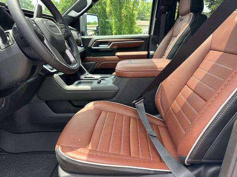 New 2026 GMC Sierra 3500 Denali Ultimate AWD/4WD image 10