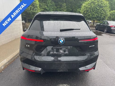 Used 2024 BMW iX xDrive50 w/ Sport Package AWD/4WD image 3