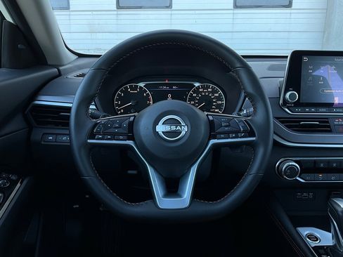 Used 2025 Nissan Altima 2.5 SR image 31