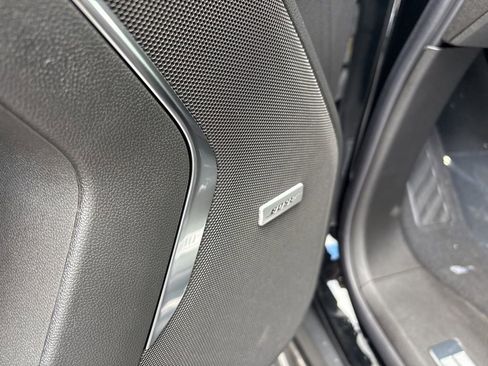 New 2025 Chevrolet Suburban Premier image 9