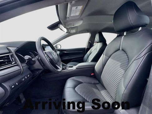 Used 2024 Toyota Camry SE FWD image 6