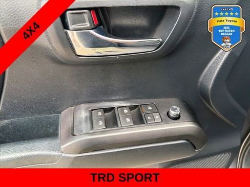 Used 2017 Toyota Tacoma TRD Sport w/ Tow Package (A/T) image 16