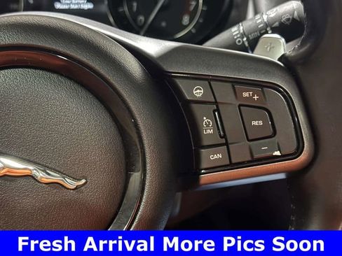 Used 2016 Jaguar F-TYPE R image 13
