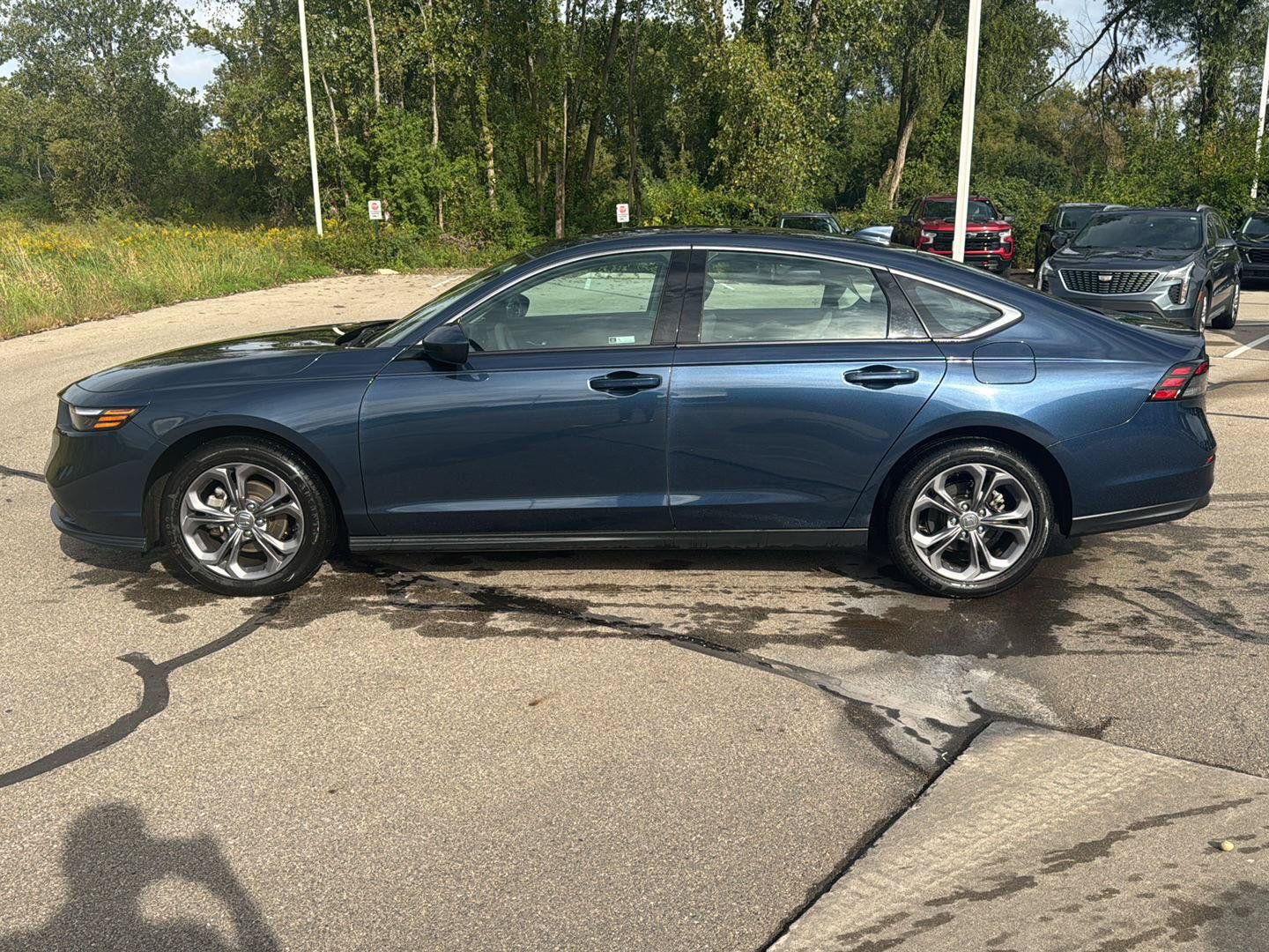 Used 2024 Honda Accord EX image 2