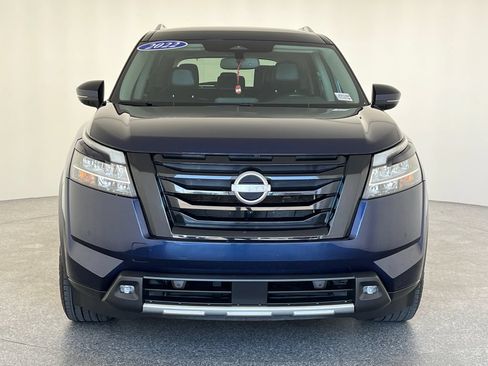 Used 2022 Nissan Pathfinder SL w/ SL Black Package FWD image 10