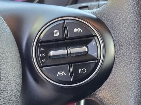 Certified 2025 Kia Soul LX w/ LX Technology Package FWD image 22