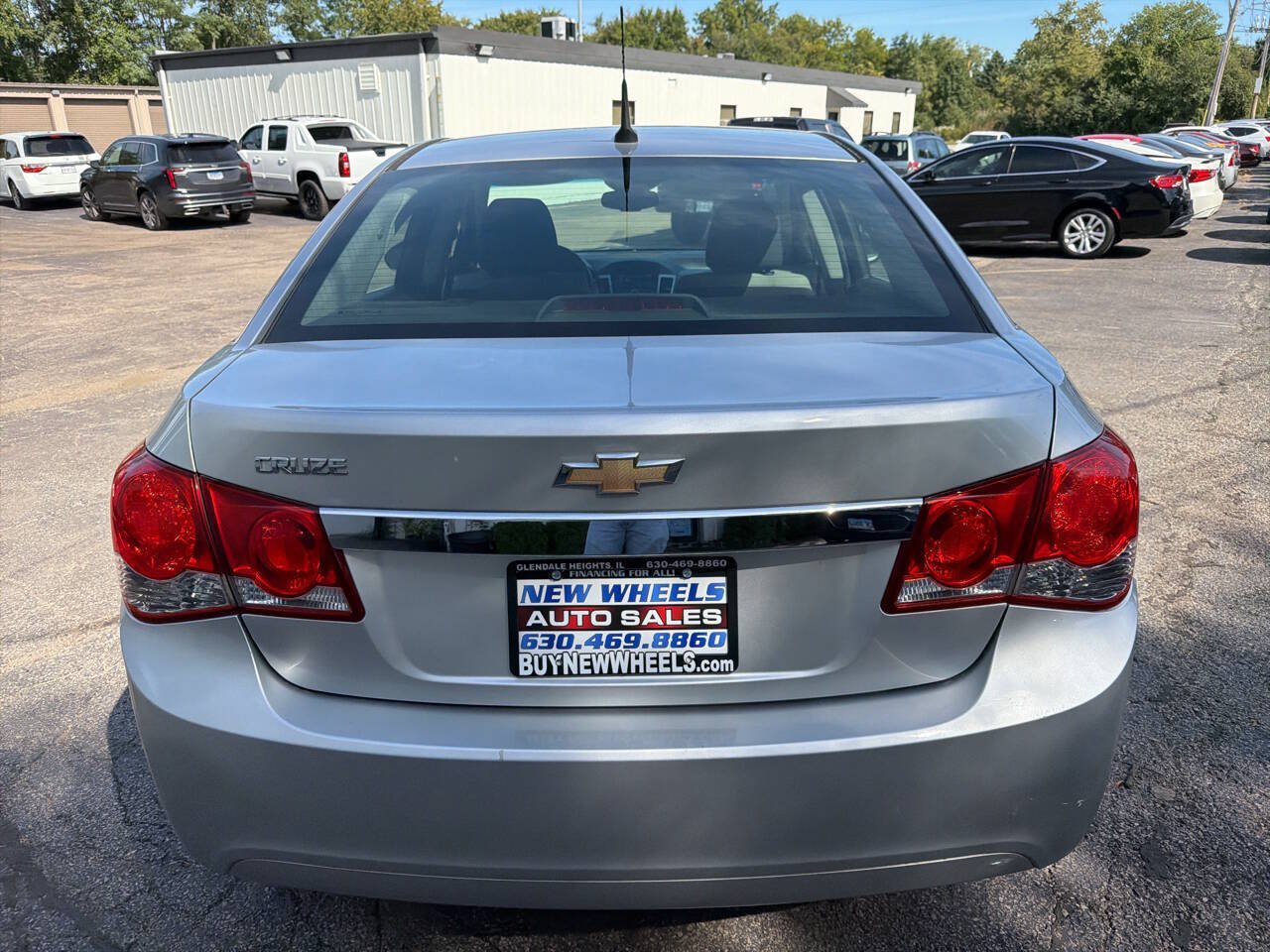 Used 2012 Chevrolet Cruze LS w/ Connectivity Package FWD image 5