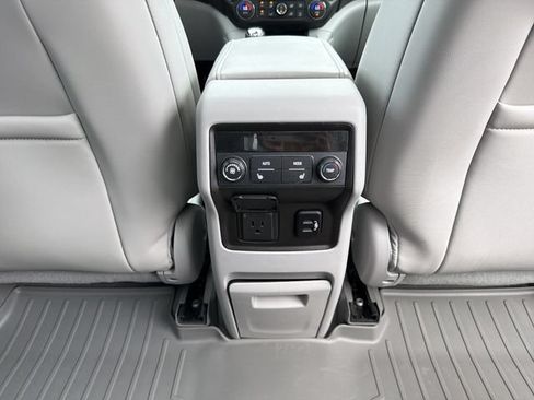 Used 2018 GMC Acadia SLT FWD image 21