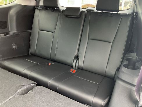 Used 2024 Toyota Highlander Limited AWD/4WD image 25
