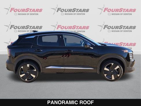 New 2026 Nissan Kicks SR w/ SR Premium Package FWD image 3