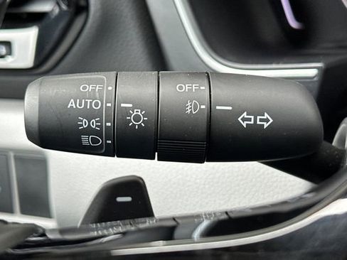 Used 2025 Honda Pilot Touring image 31