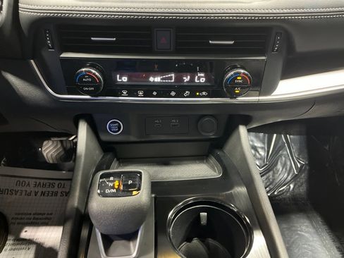 Used 2023 Nissan Rogue SV AWD/4WD image 27