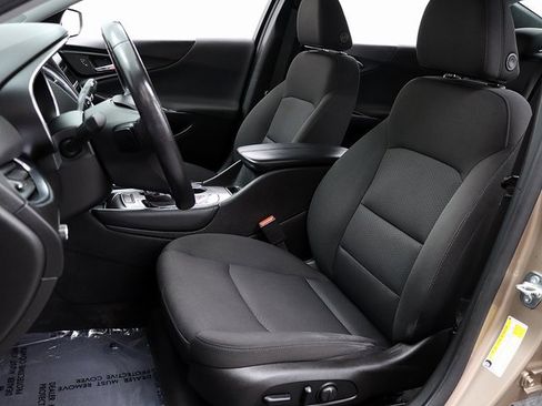 Used 2018 Chevrolet Malibu LT image 9
