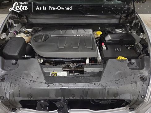 Used 2017 Jeep Cherokee Overland image 37