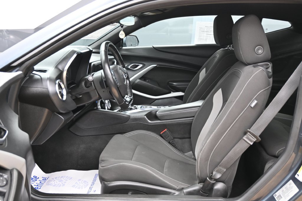 Used 2023 Chevrolet Camaro LT RWD image 10