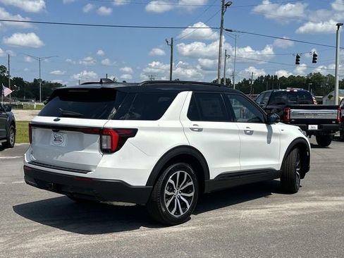 New 2025 Ford Explorer ST-Line image 7