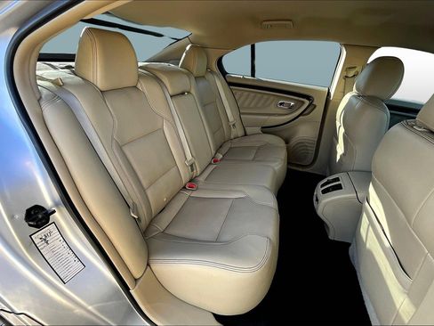 Used 2017 Ford Taurus Limited image 25