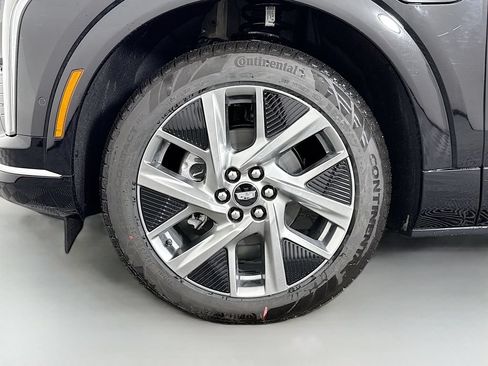 New 2026 Cadillac Optiq Luxury 1 w/ LPO, Floor Liner Package AWD/4WD image 32
