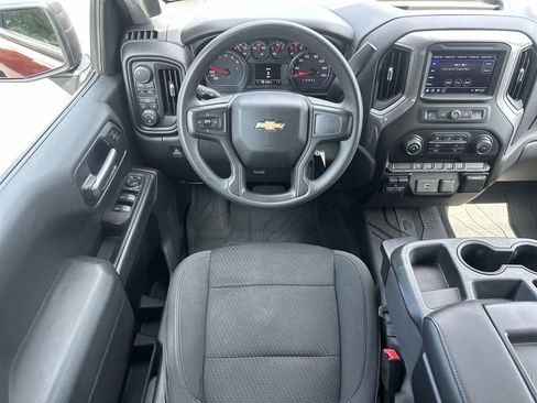 Used 2020 Chevrolet Silverado 1500 Custom w/ Custom Value Package AWD/4WD image 17