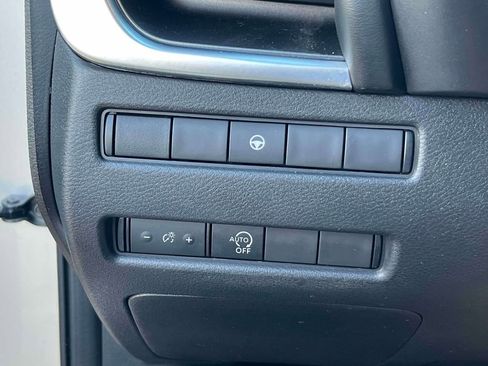 Used 2023 Nissan Rogue SV image 20