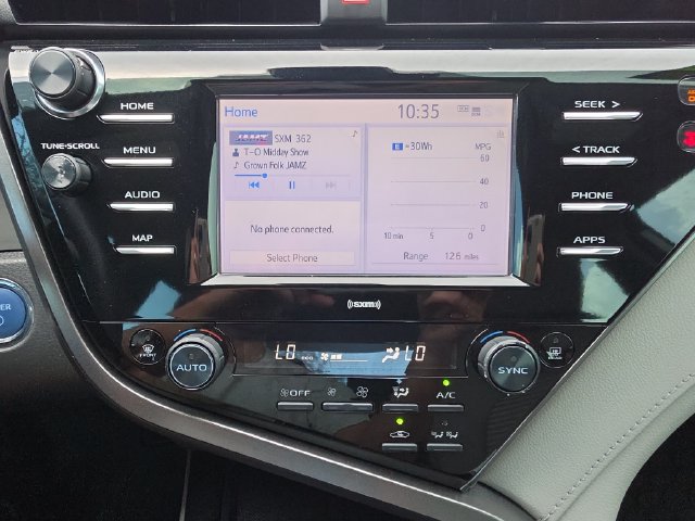 Used 2020 Toyota Camry SE FWD image 17