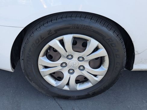 Used 2010 Hyundai Elantra GLS FWD image 13