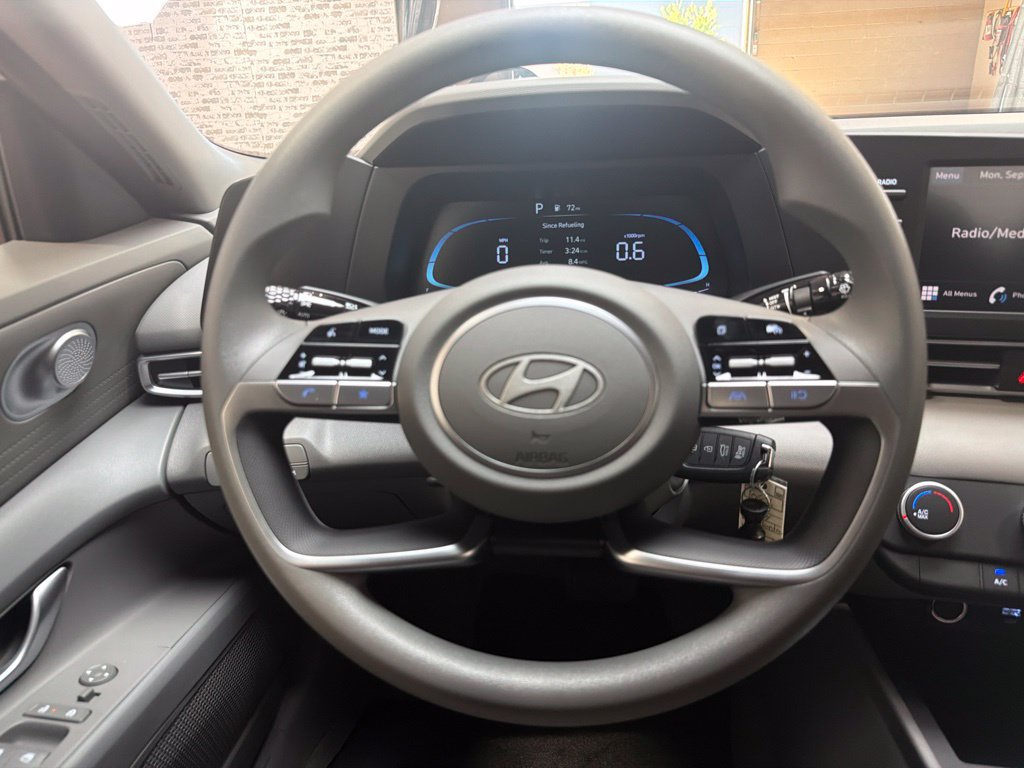 New 2026 Hyundai Elantra SE FWD image 18