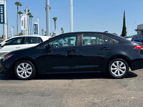 Used 2023 Toyota Corolla LE FWD image 7