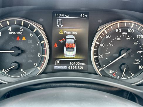 Used 2023 INFINITI Q50 Sensory image 12