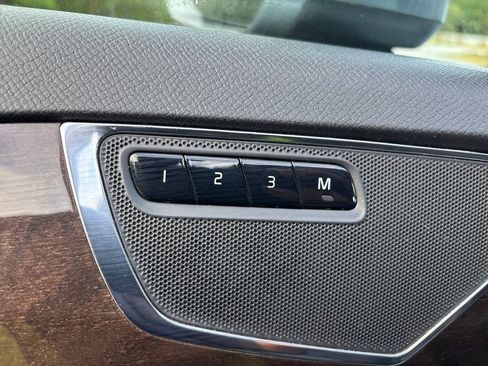 Used 2018 Volvo XC90 T5 Momentum w/ Convenience Package FWD image 33
