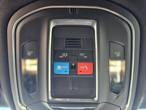 Used 2026 Jeep Grand Cherokee Laredo RWD image 21