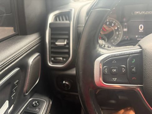 Used 2019 RAM 1500 Laramie AWD/4WD image 19