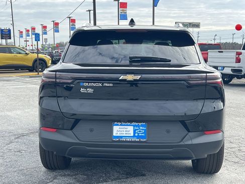 New 2026 Chevrolet Equinox EV LT image 18