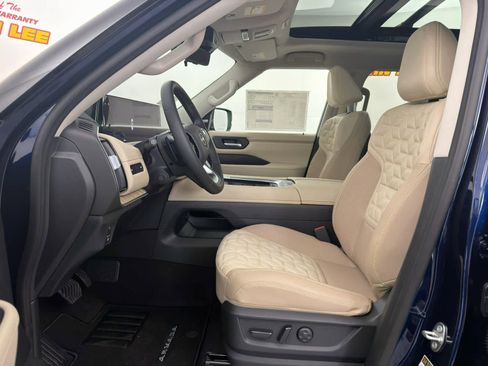 New 2026 Nissan Armada Platinum image 14