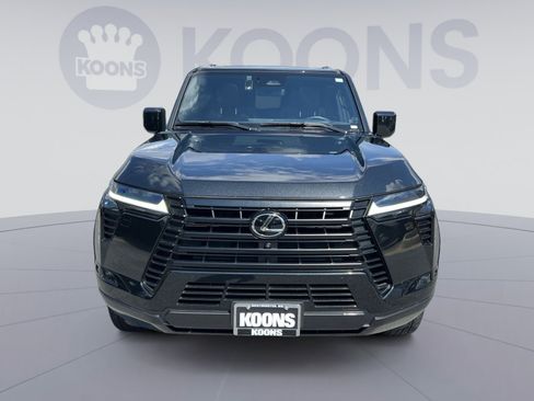 Used 2025 Lexus GX 550 w/ Accessory Package (2T) AWD/4WD image 11