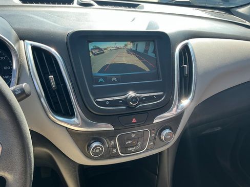 Used 2018 Chevrolet Equinox LS FWD image 14