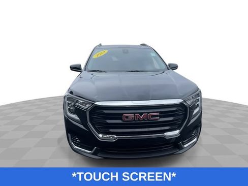 Used 2023 GMC Terrain SLE w/ Driver Convenience Package FWD image 4
