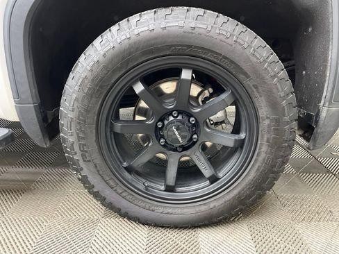 Used 2023 GMC Sierra 1500 SLT w/ SLT Premium Package AWD/4WD image 30