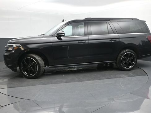 Used 2022 Ford Expedition Max Limited image 2