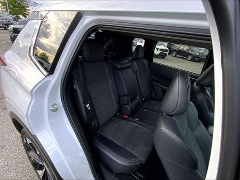 Used 2024 Mitsubishi Outlander SE FWD image 19