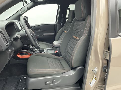 Used 2024 Nissan Frontier PRO-4X w/ Technology Package AWD/4WD image 11